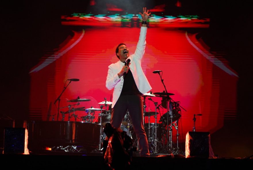 lionel-richie-emociona-plateia-com-hits-no-baile-elegante-no-the-town