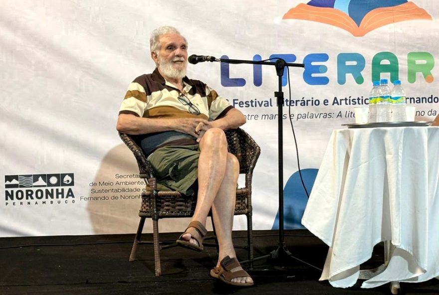 literarte3A-festival-literario-de-noronha-homenageia-raimundo-carrero-e-movimenta-praca-sao-miguel-com-lancamentos-e-oficinas