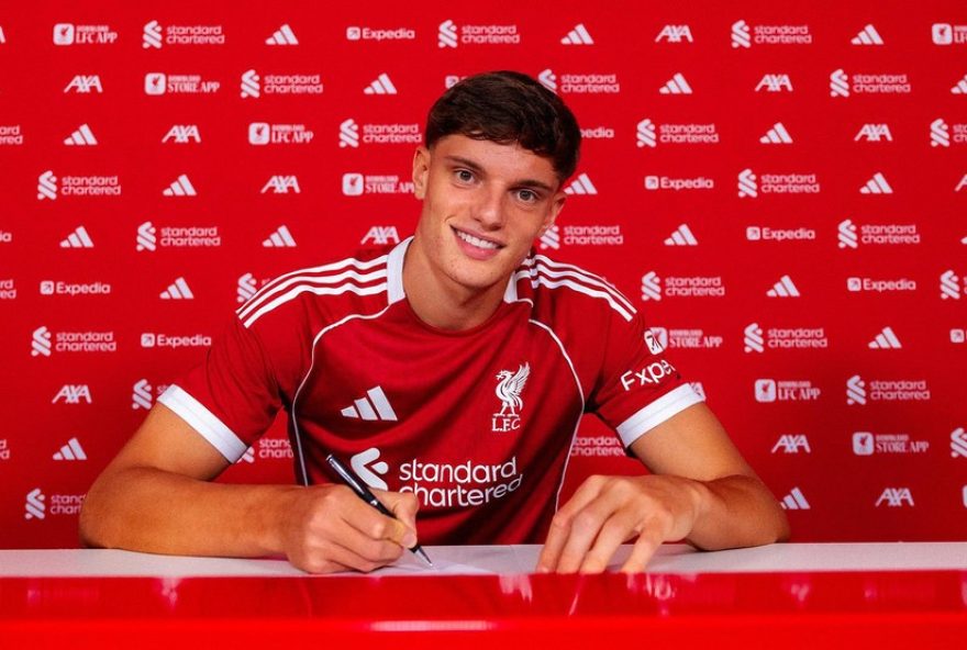 liverpool-anuncia-contratacao-de-giovanni-leoni3A-jovem-zagueiro-italiano-promete-reforcar-os-reds-para-temporada-de-desafios-e-conquistas