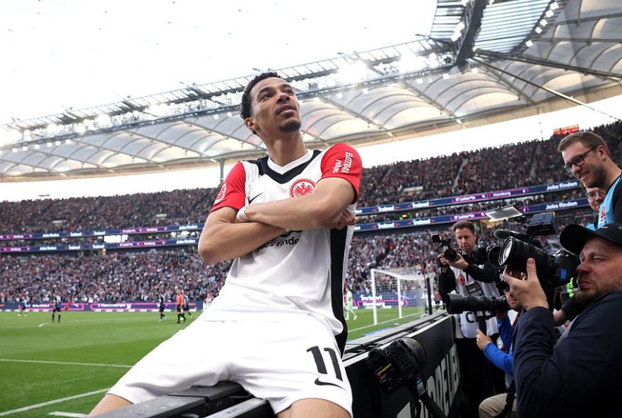 liverpool-e-newcastle-disputam-ekitike-por-mais-de-r24-522-mi3A-transferencias-20252F26