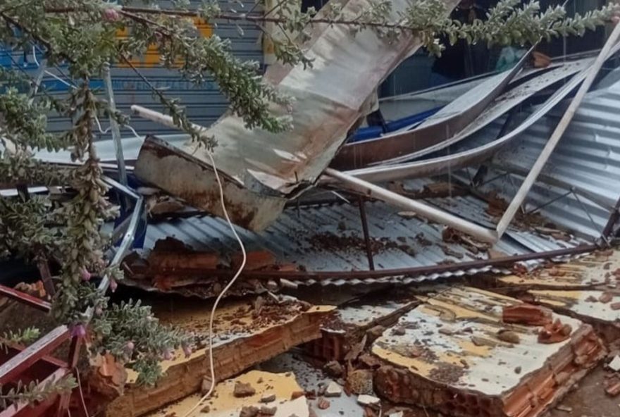 loja-desaba-durante-chuva-em-joao-lisboa2C-ma3A-a-importancia-da-prevencao-em-tempos-de-tempestade