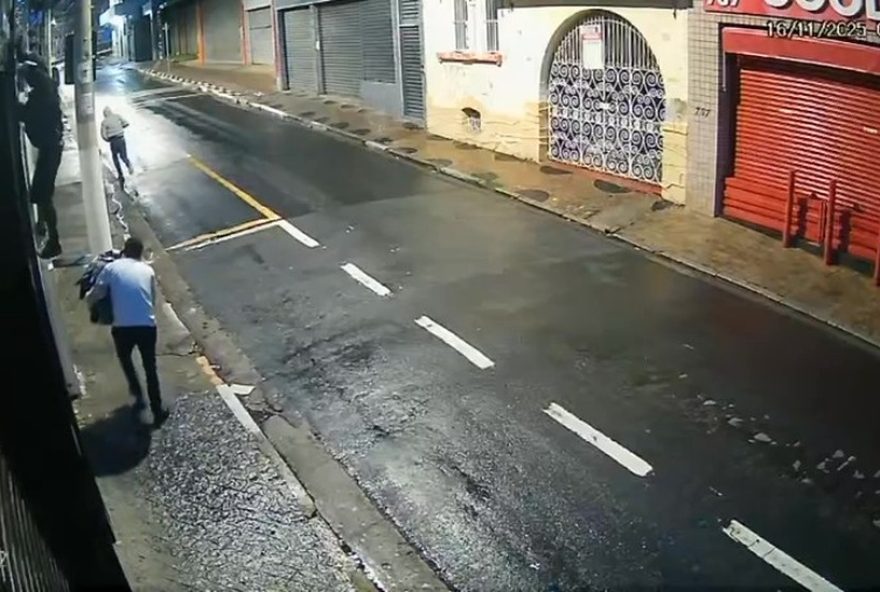 loja-no-centro-de-campinas-e-furtada-duas-vezes-na-mesma-madrugada3A-prejuizo-de-r2430-mil loja-no-centro-de-campinas-e-furtada-duas-vezes-na-mesma-madrugada3A-prejuizo-de-r2430-mil