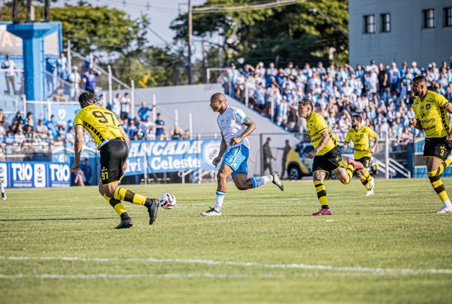 londrina-retorna-a-serie-b-do-brasileiro-apos-empate-decisivo
