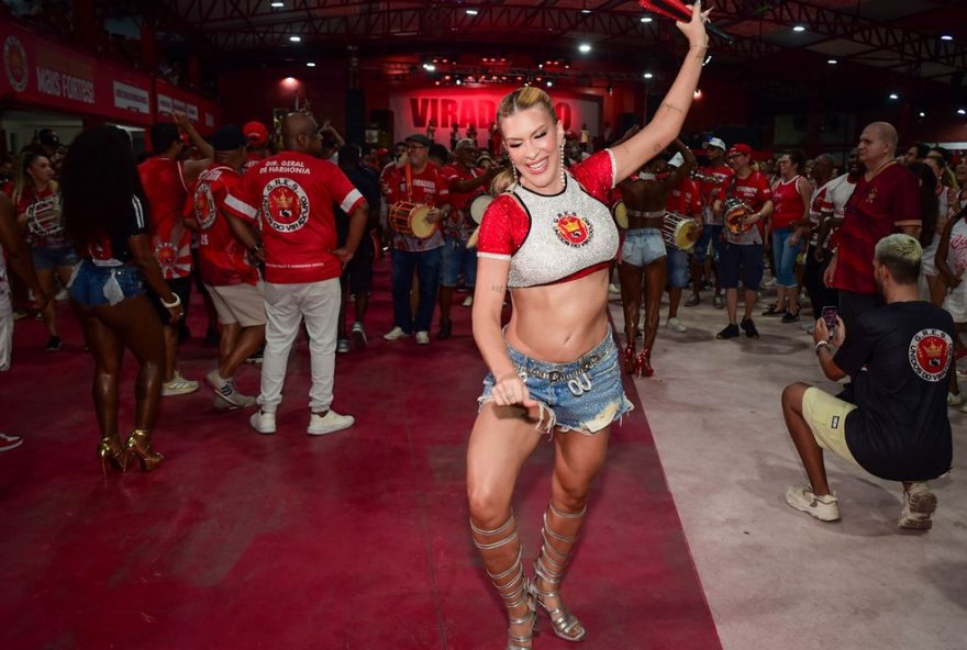 lore-improta3A-musa-da-unidos-do-viradouro-samba-gravida-e-encanta-fas lore-improta3A-musa-da-unidos-do-viradouro-samba-gravida-e-encanta-fas