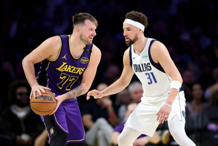 los-angeles-lakers-vencem-mavericks-com-triplo-duplo-de-doncic3A-resumo-do-jogo-e-destaques