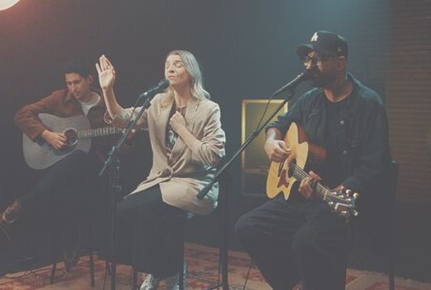 lucas-e-evelyn-lancam-a-cancao-que-nome-e-esse