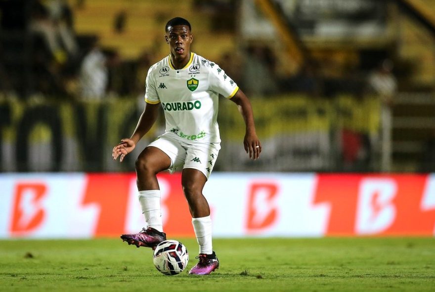 lucas-eduardo-retorna-ao-vasco-apos-passagem-discreta-pelo-cuiaba3A-oportunidades-no-elenco-carioca