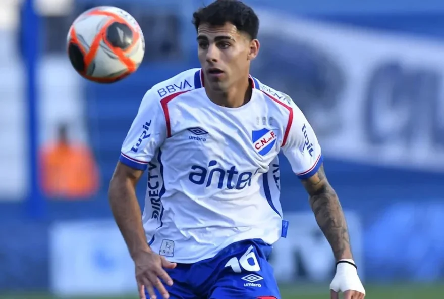 lucas-villalba-fala-sobre-posicoes-em-que-pode-atuar-e-despista-sobre-acerto-com-o-botafogo