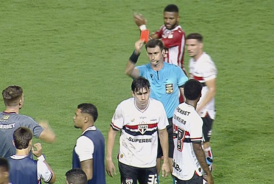 luciano-adverte-ferraresi-apos-expulsao3A-22mantenha-o-controle-emocional22