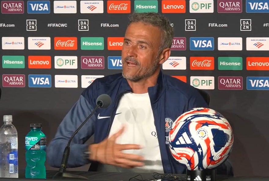 luis-enrique-elogia-botafogo-e-nao-descarta-futebol-brasileiro-em-entrevista-antes-de-confronto-contra-o-psg-no-rose-bowl