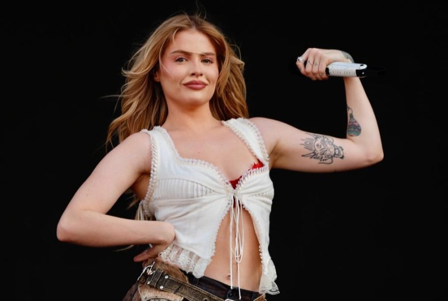 luisa-sonza-lanca-novo-single-22telefone22-do-album-22brutal-paraiso22 luisa-sonza-lanca-novo-single-22telefone22-do-album-22brutal-paraiso22