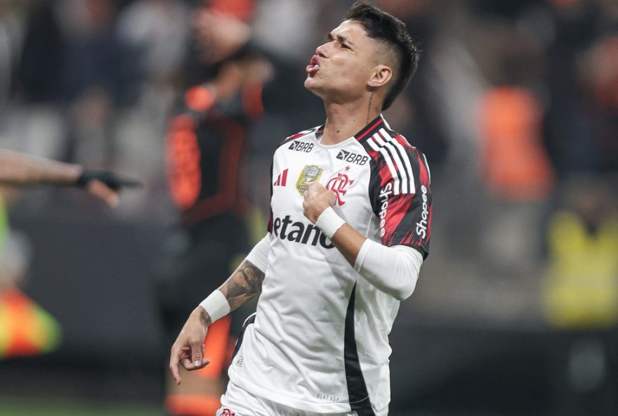 luiz-araujo-brilha-no-flamengo-e-disputa-vaga-no-time-titular3A-confira-seu-desempenho-em-2025