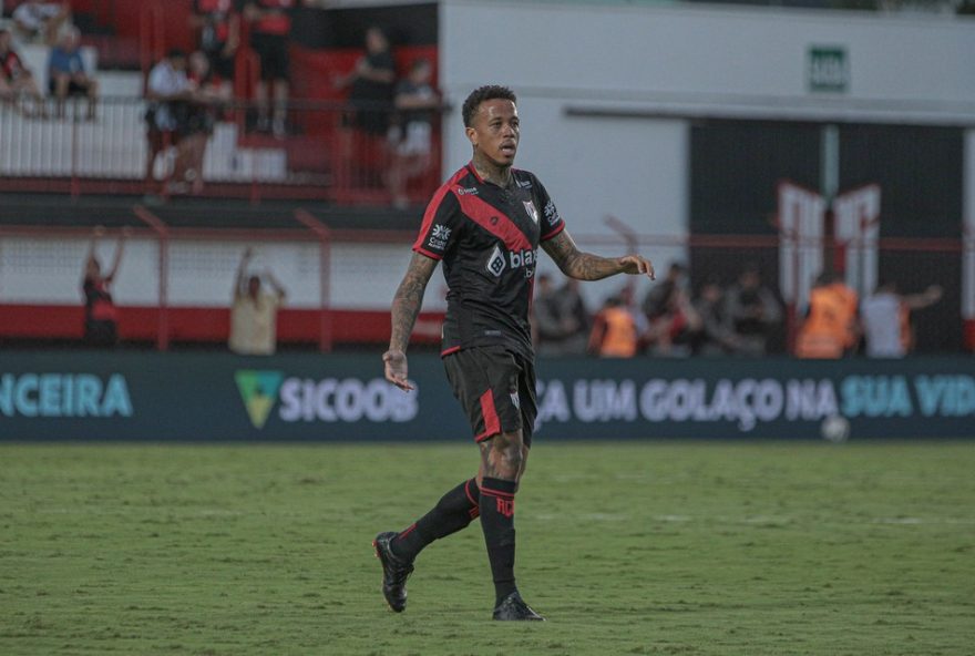 luizao-rescinde-contrato-com-atletico-go-e-pode-reforcar-o-crb-na-serie-b3A-confira-detalhes-da-transferencia-e-expectativas-para-sua-nova-jornada luizao-rescinde-contrato-com-atletico-go-e-pode-reforcar-o-crb-na-serie-b3A-confira-detalhes-da-transferencia-e-expectativas-para-sua-nova-jornada