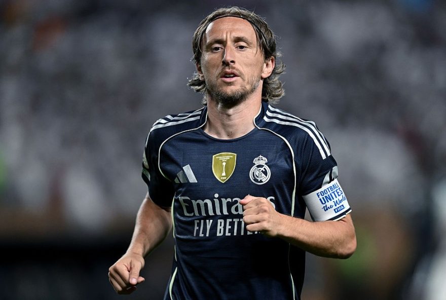 luka-modric-deixara-o-real-madrid-para-integrar-o-milan3A-allegri-aguarda-com-expectativa-a-chegada-do-craque-croata-de-39-anos