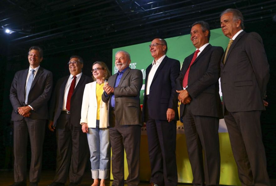 lula-anuncia-ministros_mcamgo_abr_091220221818-2