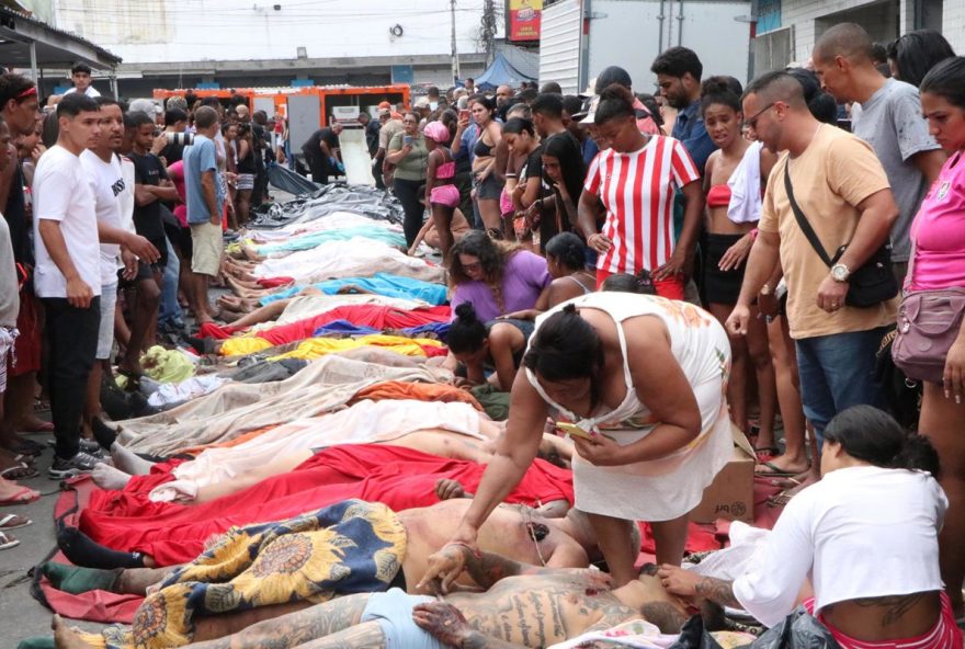 Brasil.-Lula apela a la unidad de las autoridades para combatir el crimen organizado tras el operativo en Río de Janeiro 29/10/2025 October 29, 2025, Rio De Janeiro, Rio De Janeiro, Brasil: Rio de Janeiro (RJ), 10/29/2025 - Containment Operation/Rio/CV/Alemao/Penha/RJ - Residents bring dozens of bodies to Penha Square after the deadliest operation in Rio de Janeiro, this Wednesday, October 29, 2025. The bodies were located in the woods between the Alemao and Penha complexes, in the northern zone of the city. (Foto: JosÃf Lucena/Thenews2/Zumapress)
POLITICA 
Europa Press/Contacto/Jose Lucena