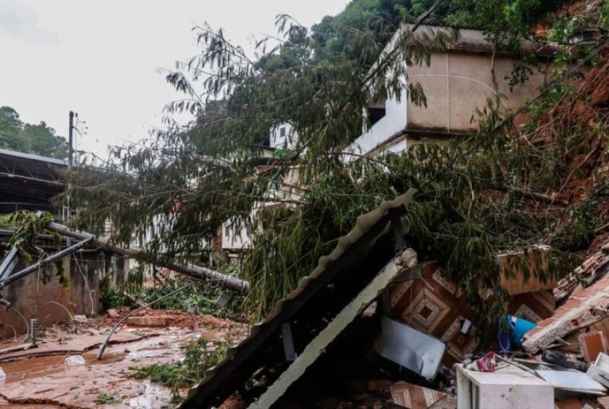 lula-assina-mps-de-apoio-as-vitimas-das-enchentes-em-minas-gerais lula-assina-mps-de-apoio-as-vitimas-das-enchentes-em-minas-gerais