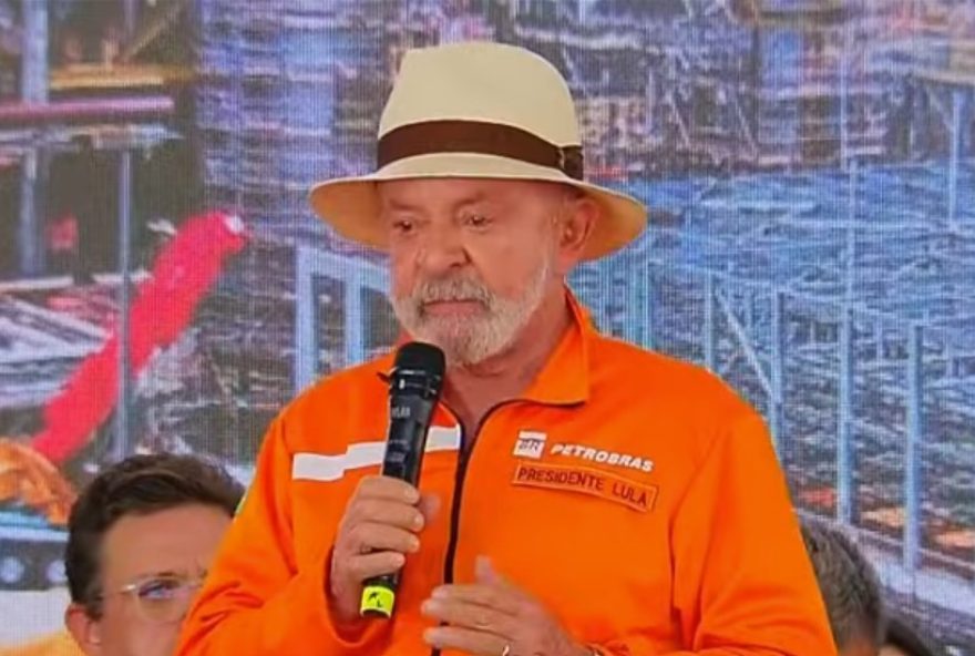 lula-assume-compromisso-de-luta-contra-violencia-a-mulher-a-pedido-de-janja lula-assume-compromisso-de-luta-contra-violencia-a-mulher-a-pedido-de-janja