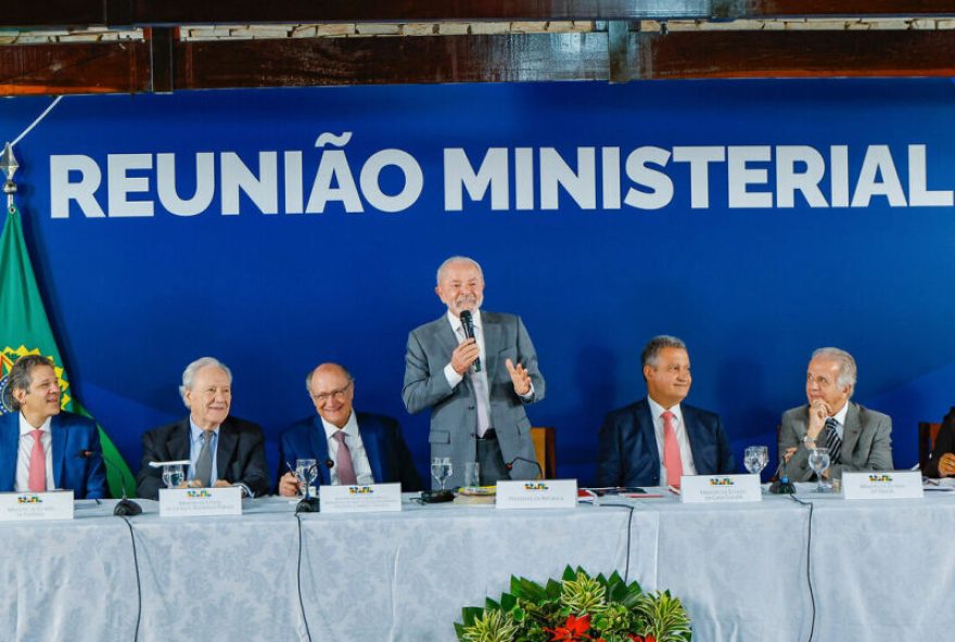 lula-cita-tarcisio2C-ratinho2C-zema-e-caiado-como-adversarios-em-26 lula-cita-tarcisio2C-ratinho2C-zema-e-caiado-como-adversarios-em-26