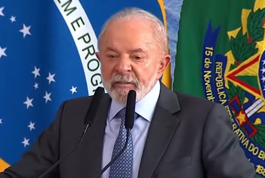 lula-comemora-prisao-de-bolsonaro-e-generais3A-feliz-pela-democracia