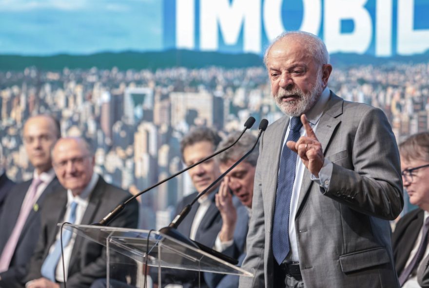 lula-critica-definicao-de-classe-media-para-quem-ganha-ate-r24-5-mil