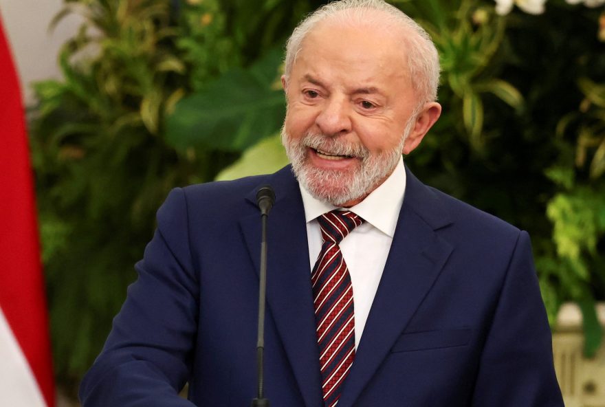 lula-da-silva-confirma-que-se-apresentara-para-disputar-um-quarto-mandato-como-presidente-do-brasil