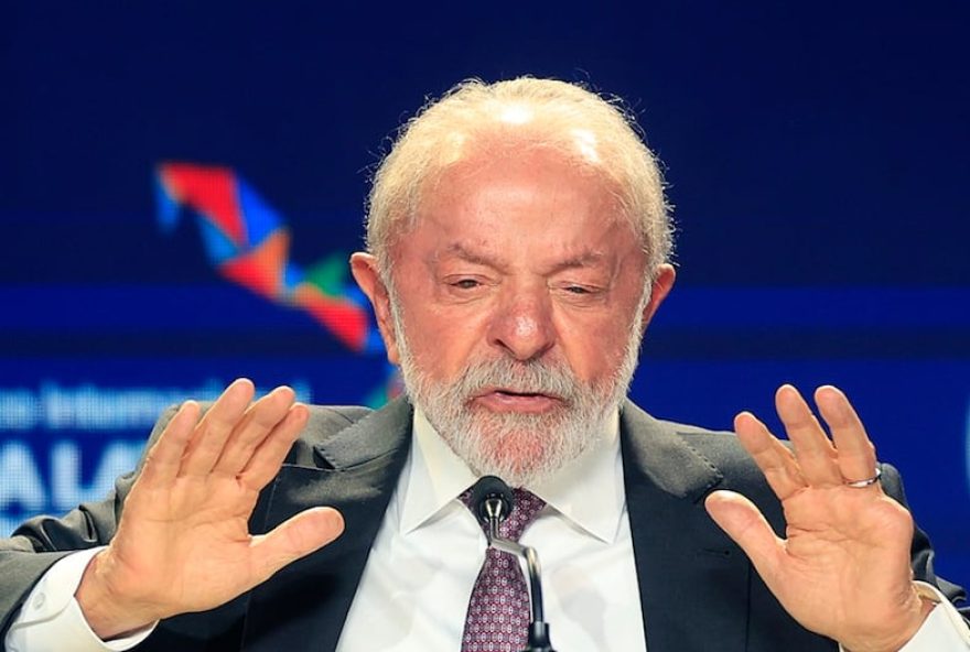 lula-da-silva-passara-por-cirurgia-de-catarata-em-um-dos-olhos-na-sexta-feira lula-da-silva-passara-por-cirurgia-de-catarata-em-um-dos-olhos-na-sexta-feira