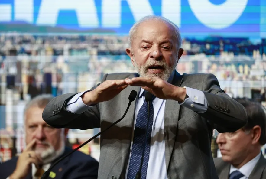 lula-defende-a-universalizacao-do-subsidio-para-que-estudantes-assistam-as-aulas