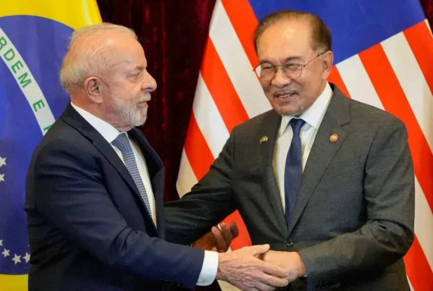 lula-defende-multilateralismo-e-livre-comercio-durante-visita-a-malasia lula-defende-multilateralismo-e-livre-comercio-durante-visita-a-malasia