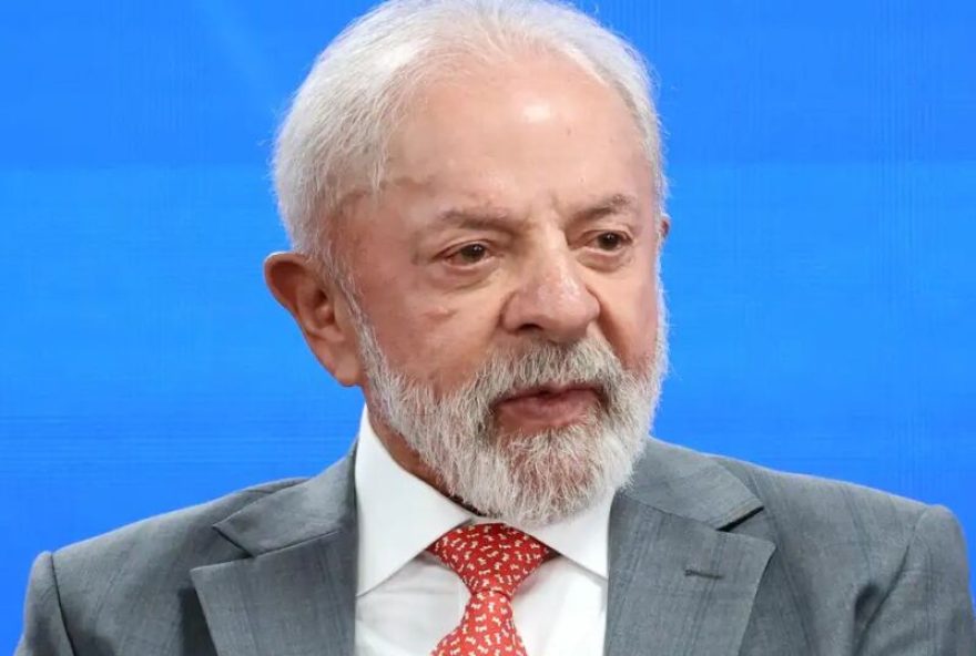 lula-deixa-hospital-apos-cirurgia-de-catarata-no-olho-esquerdo lula-deixa-hospital-apos-cirurgia-de-catarata-no-olho-esquerdo