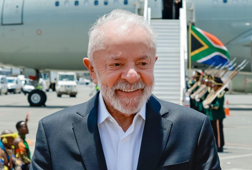 lula-demonstra-preocupacao-com-presenca-militar-dos-eua-perto-da-venezuela-e-busca-dialogo-com-trump lula-demonstra-preocupacao-com-presenca-militar-dos-eua-perto-da-venezuela-e-busca-dialogo-com-trump