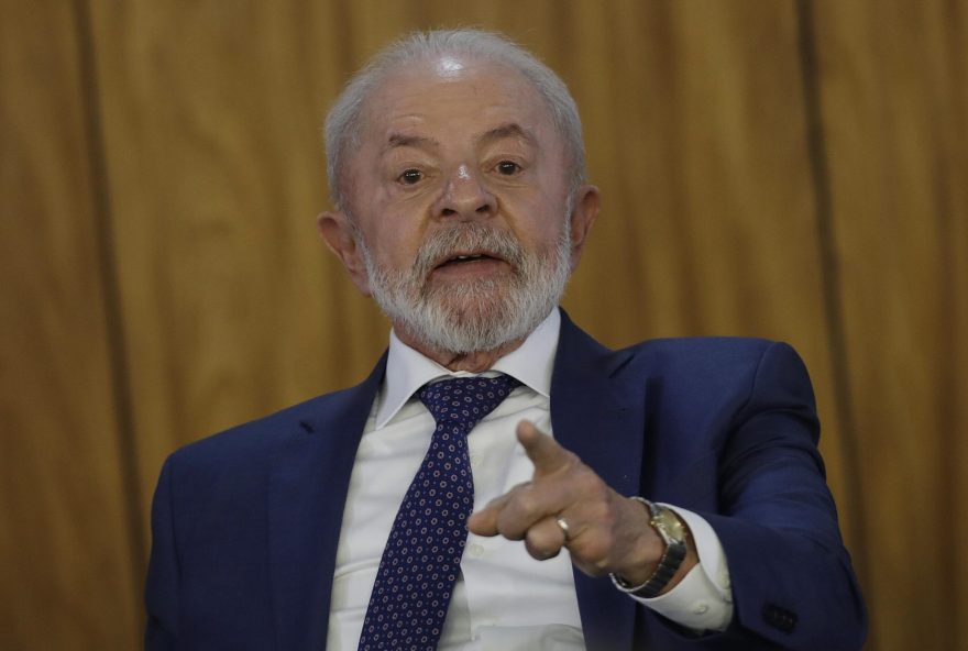 lula-destaca-que-tem-idade-para-falar-mais-grosso-com-trump-e-defende-dialogo-entre-brasil-e-eua