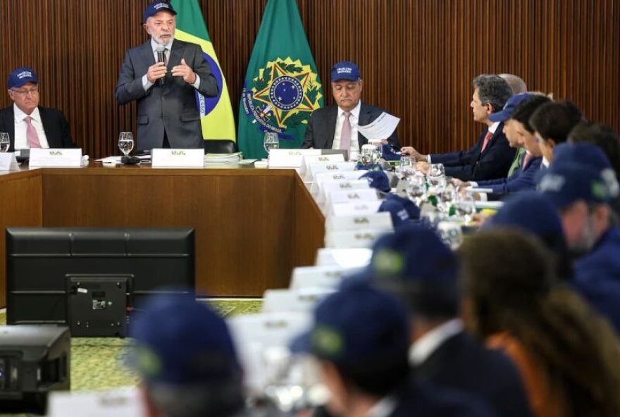 lula-deve-aproveitar-ultima-reuniao-ministerial-do-ano-para-cobrar-quem-vai-deixar-a-esplanada lula-deve-aproveitar-ultima-reuniao-ministerial-do-ano-para-cobrar-quem-vai-deixar-a-esplanada