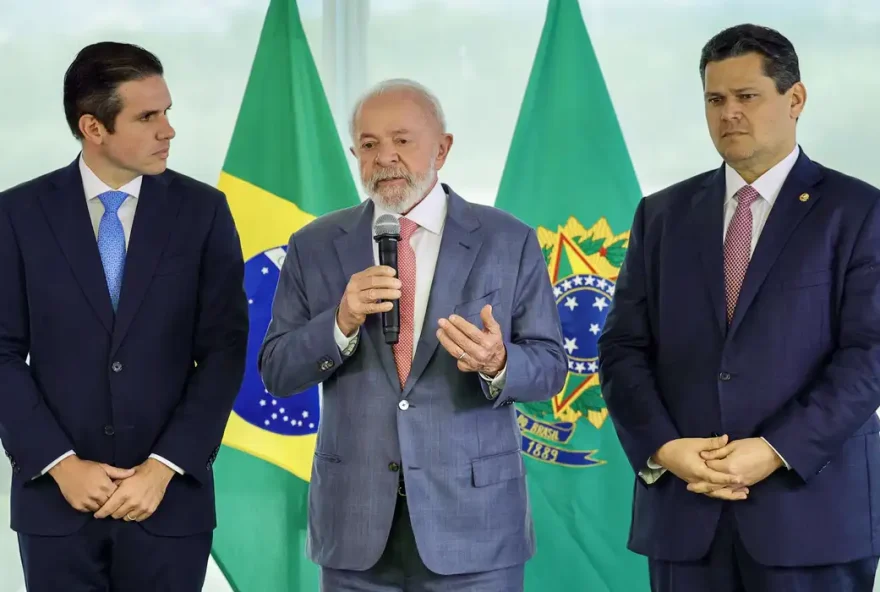 lula-discute-pautas-do-lulaem-encontro-com-motta-e-alcolumbre