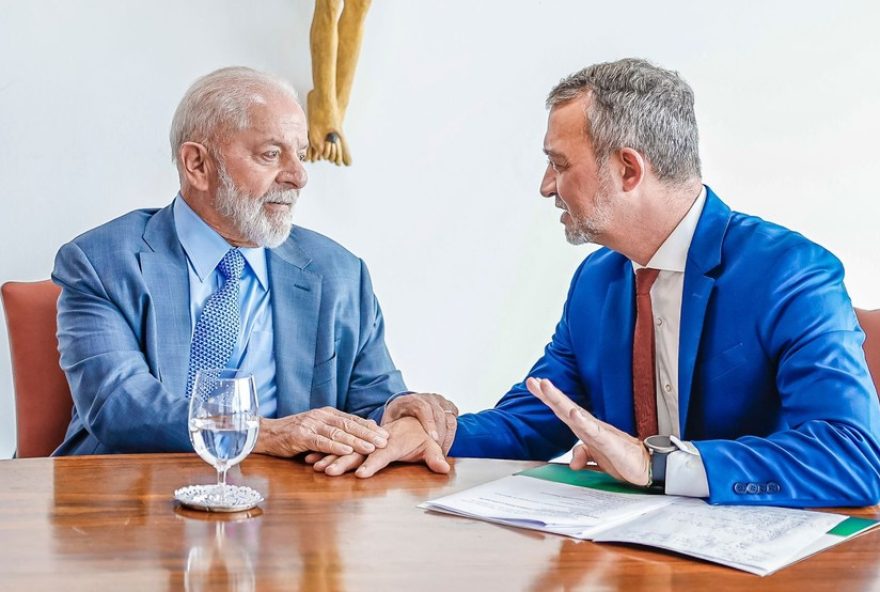 lula-e-edegar-pretto-buscam-construir-palanque-unico-no-rs lula-e-edegar-pretto-buscam-construir-palanque-unico-no-rs