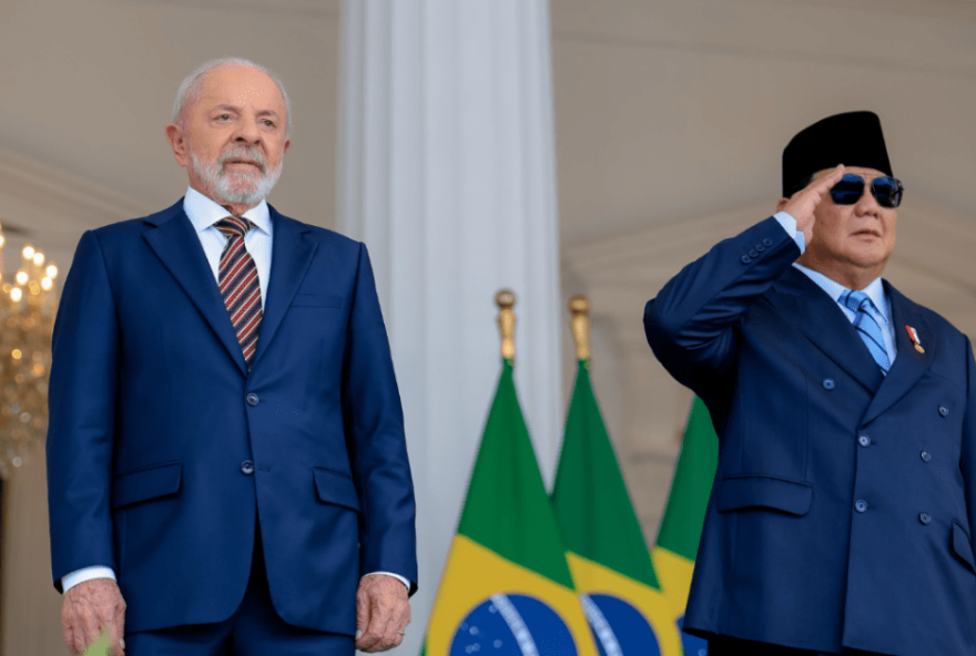 lula-e-recebido-com-honras-no-palacio-merdeka-pelo-presidente-da-indonesia
