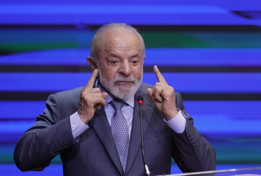 lula-lidera-no-2o-turno-e-tem-vantagem-de-10-pontos-contra-flavio2C-tarcisio-e-ratinho2C-diz-pesquisa lula-lidera-no-2o-turno-e-tem-vantagem-de-10-pontos-contra-flavio2C-tarcisio-e-ratinho2C-diz-pesquisa