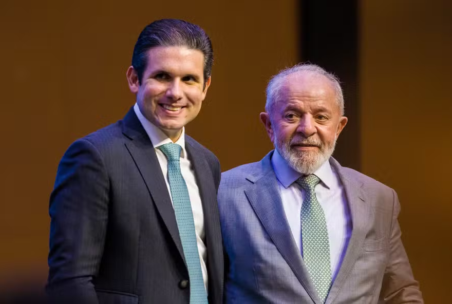 lula-liga-para-hugo-motta-apos-aprovacao-de-isencao-do-ir-ate-r24-5-mil-pela-camara