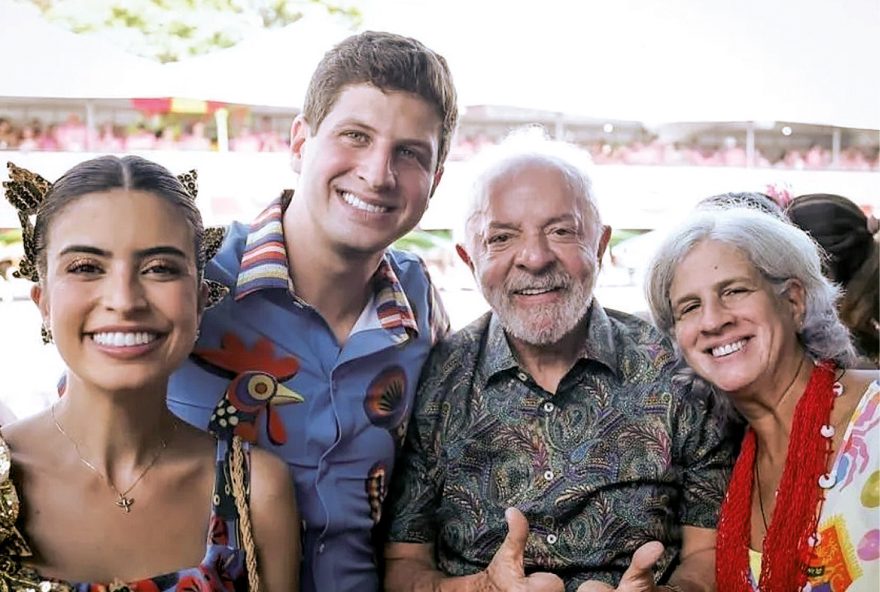 lula-marca-presenca-no-galo-da-madrugada2C-em-recife lula-marca-presenca-no-galo-da-madrugada2C-em-recife