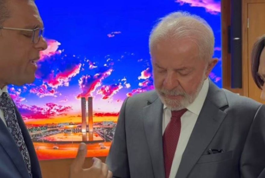 lula-recebe-bencao-do-pastor-e-deputado-otoni-de-paula2C-ex-bolsonarista2C-no-planalto lula-recebe-bencao-do-pastor-e-deputado-otoni-de-paula2C-ex-bolsonarista2C-no-planalto