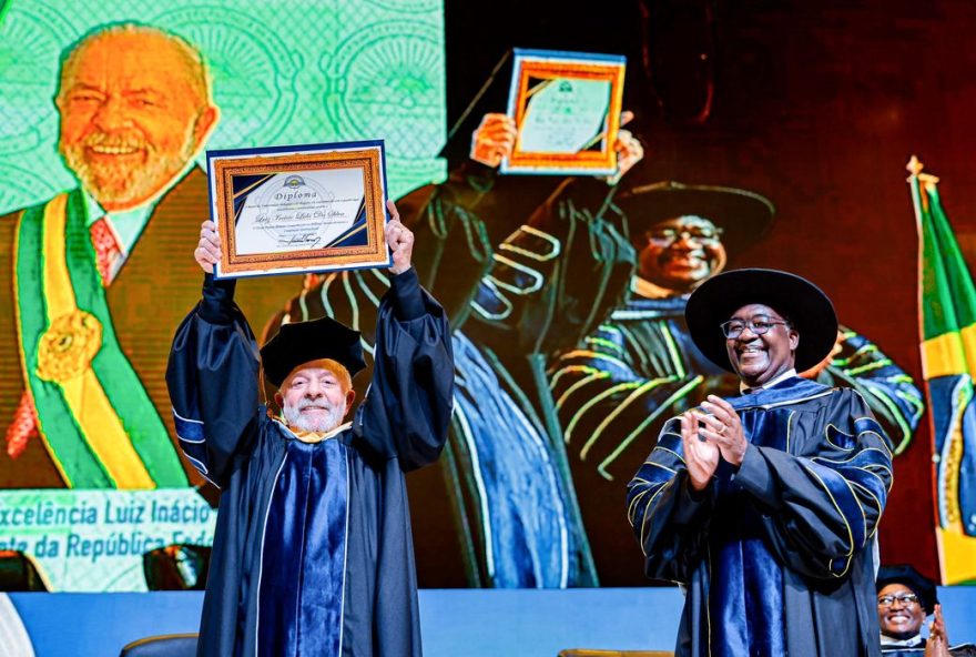 lula-recebe-titulo-de-doutor-honoris-causa-em-mocambique lula-recebe-titulo-de-doutor-honoris-causa-em-mocambique