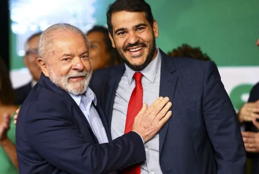 lula-reforca-amizade-com-motta-e-alcolumbre-e-confia-na-aprovacao-de-messias-no-senado lula-reforca-amizade-com-motta-e-alcolumbre-e-confia-na-aprovacao-de-messias-no-senado