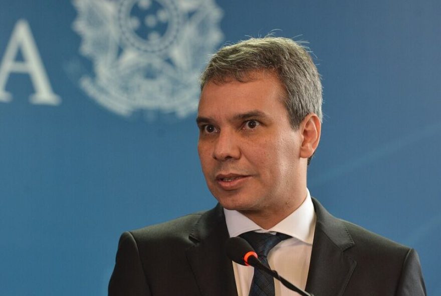 lula-reforca-combate-ao-crime-organizado-como-acao-de-estado2C-afirma-ministro-da-justica Brasília - O novo ministro da Justiça, Wellington César Lima e Silva, durante cerimônia de transmissão de cargo (Valter Campanato/Agência Brasil)