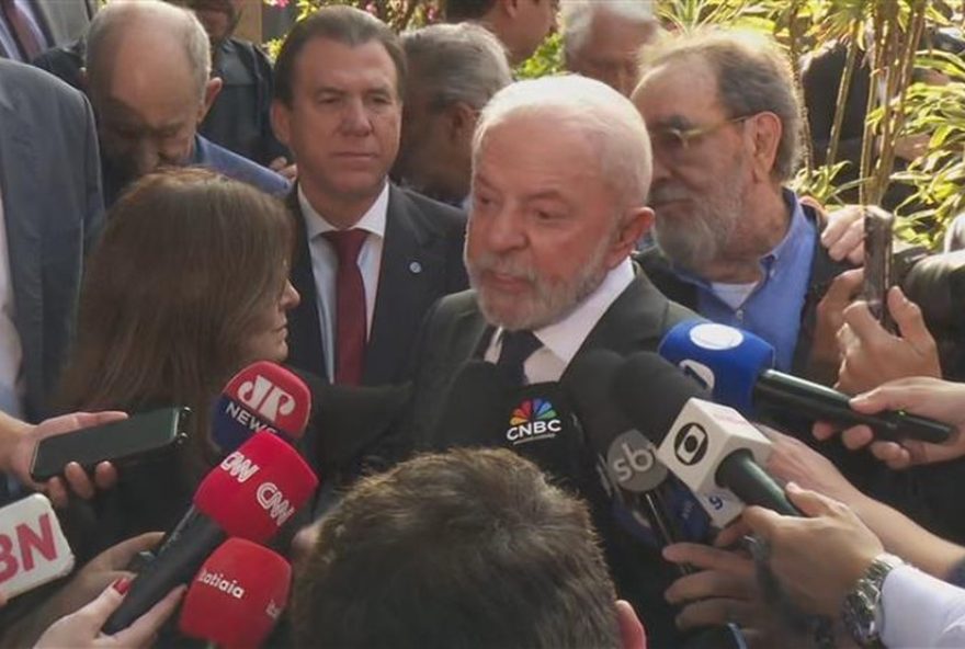 lula-reune-atuais-e-ex-comandantes-das-forcas-armadas-em-almoco-no-palacio-da-alvorada