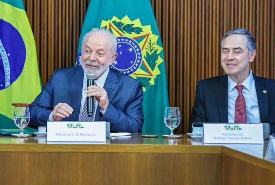 lula-se-reune-com-ministros-do-stf-para-tratar-da-indicacao-de-substituto-de-barroso