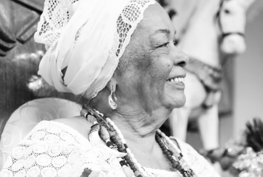 luto3A-lula-expressa-pesar-pela-morte-de-mae-carmen2C-lider-do-terreiro-do-gantois luto3A-lula-expressa-pesar-pela-morte-de-mae-carmen2C-lider-do-terreiro-do-gantois