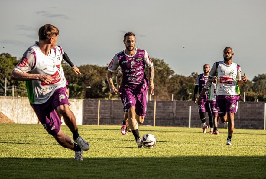 luverdense-enfrenta-aparecidense-em-duelo-pela-lideranca-do-grupo-a5-da-serie-d.-confira-a-tabela-completa