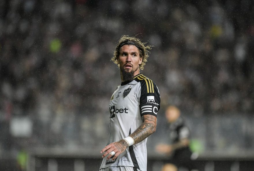 RJ - RIO DE JANEIRO - 10/08/2025 - BRASILEIRO A 2025, VASCO X ATLETICO-MG - Lyanco jogador do Atletico-MG durante partida contra o Vasco no estadio Sao Januario pelo campeonato Brasileiro A 2025. Foto: Thiago Ribeiro/AGIF