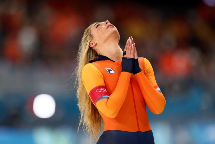 macacao-de-ouro-de-jutta-leerdam-nas-olimpiadas-milao-cortina-e-leiloado-por-r241-milhao macacao-de-ouro-de-jutta-leerdam-nas-olimpiadas-milao-cortina-e-leiloado-por-r241-milhao