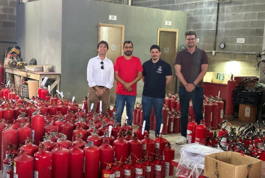 macrocer-empaex-extintores3A-empresa-de-sao-jose-dos-pinhais-vence-primeira-licitacao-com-apoio-da-prefeitura-e-amplia-presenca-no-mercado-publico macrocer-empaex-extintores3A-empresa-de-sao-jose-dos-pinhais-vence-primeira-licitacao-com-apoio-da-prefeitura-e-amplia-presenca-no-mercado-publico